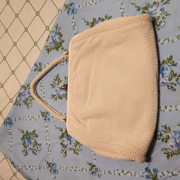 Vintage Lumunard beaded purse. Very clean condition on outside. - Picture 4 of 12